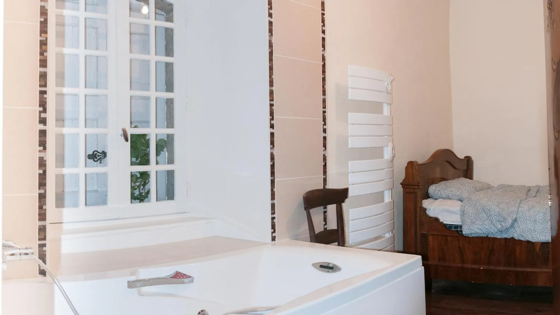 Holiday home Maison De Maitre De 1789 Renovee Avec Piscine Roannes-Saint-Mary